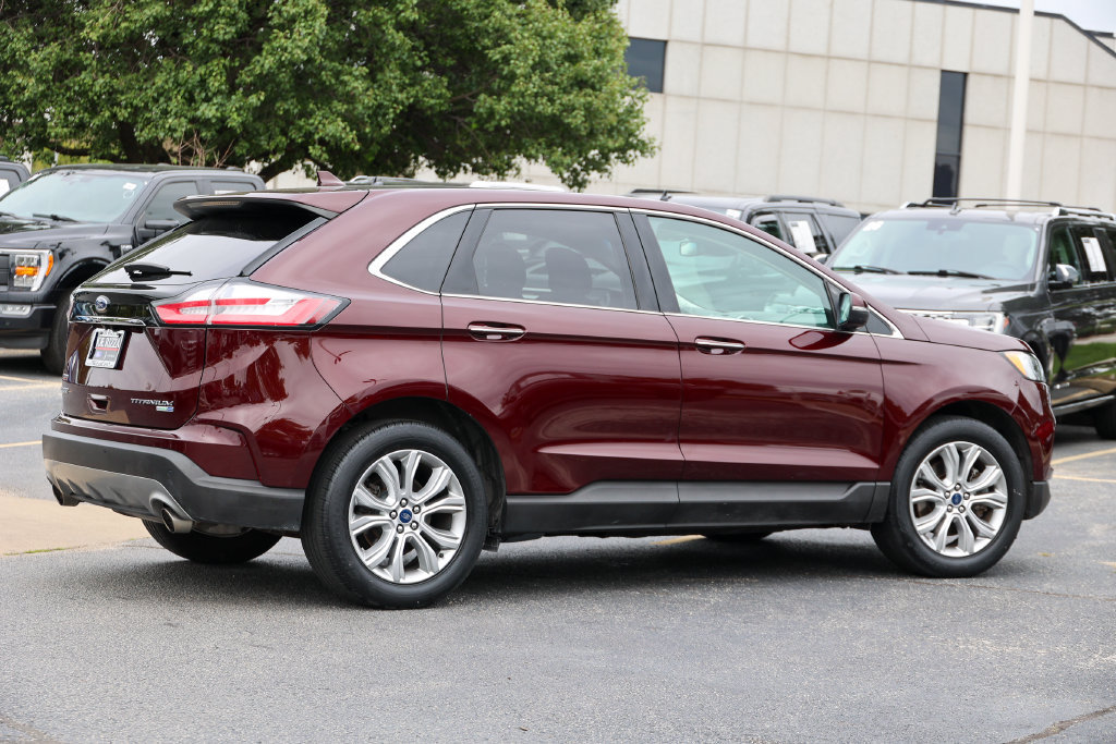 Certified 2019 Ford Edge Titanium w/ Cold Weather Package AWD/4WD image 3