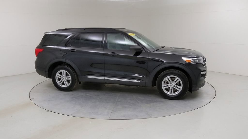 Certified 2022 Ford Explorer XLT w/ Equipment Group 202A image 12