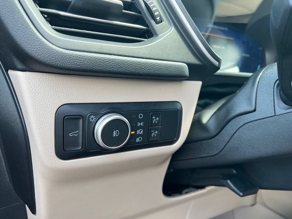 Certified 2022 Ford Escape SEL w/ Technology Package FWD image 32