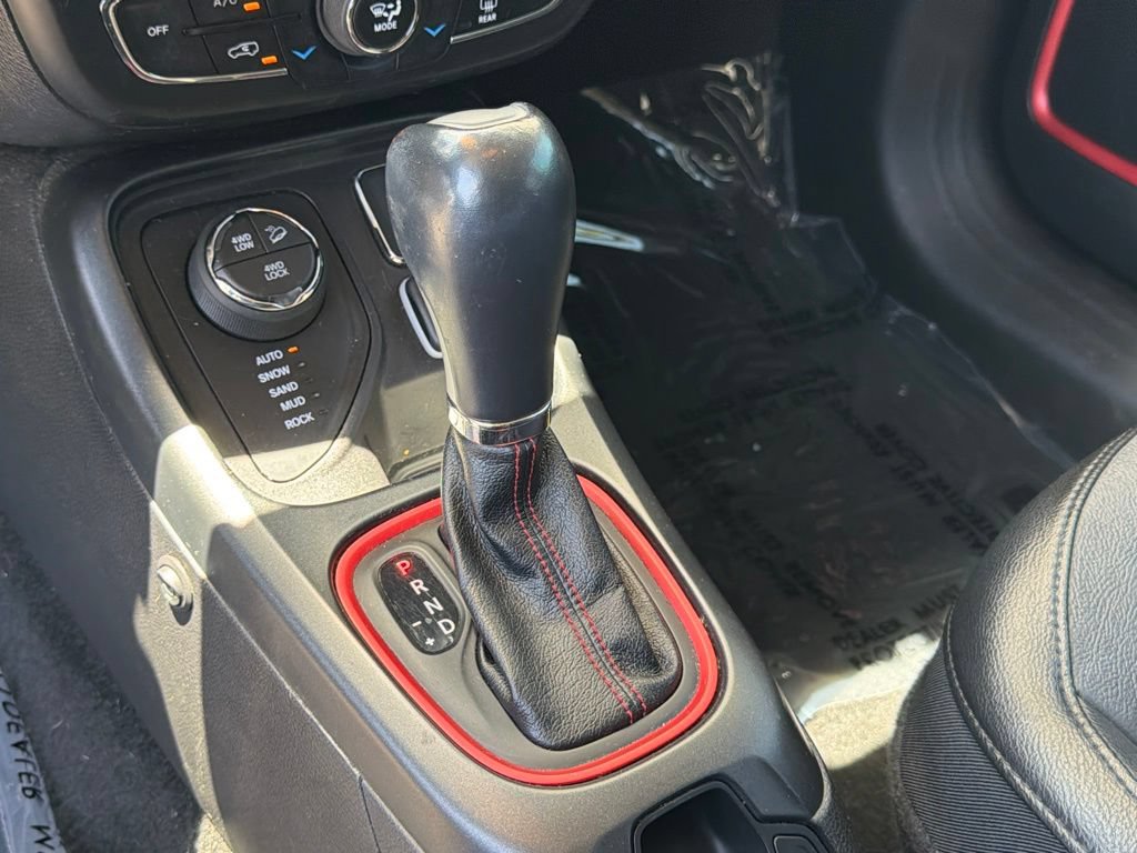 Used 2020 Jeep Compass Trailhawk AWD/4WD image 28