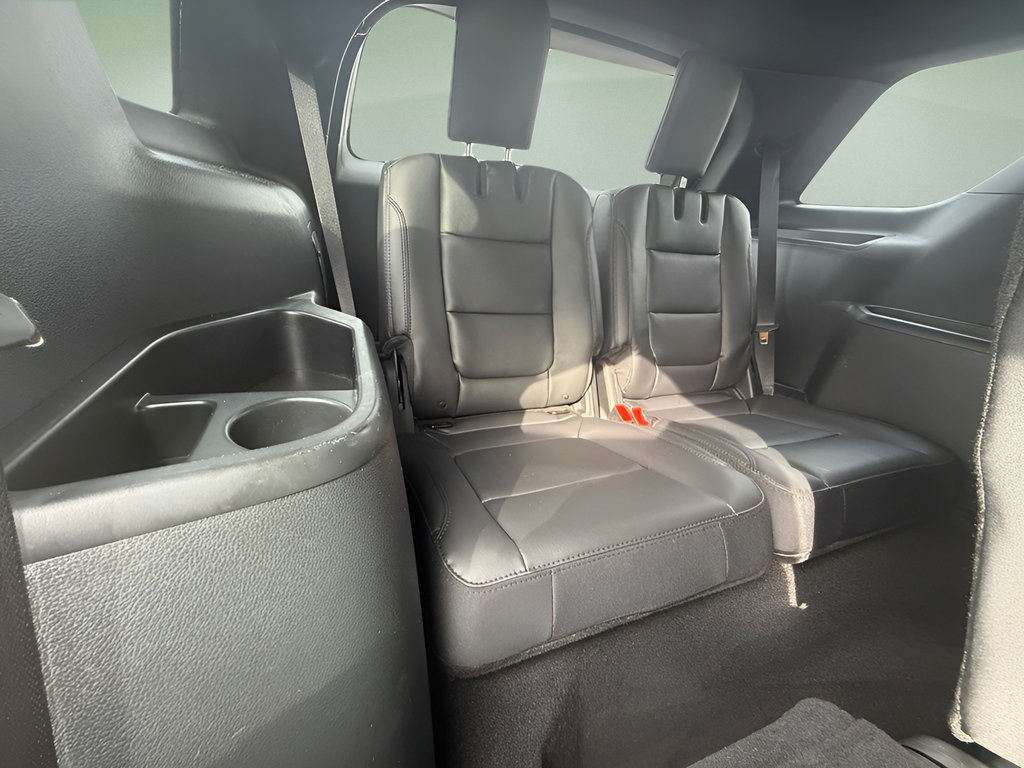 Certified 2019 Ford Explorer XLT w/ Equipment Group 202A AWD/4WD image 18
