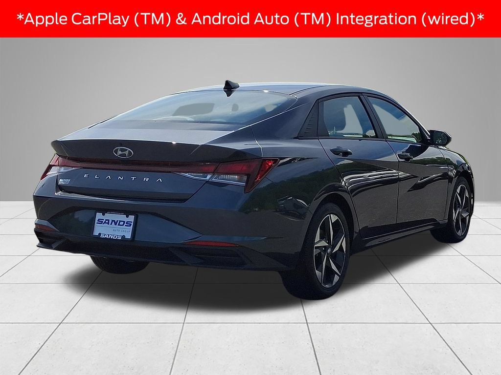 Used 2023 Hyundai Elantra SEL w/ Convenience Package FWD image 4