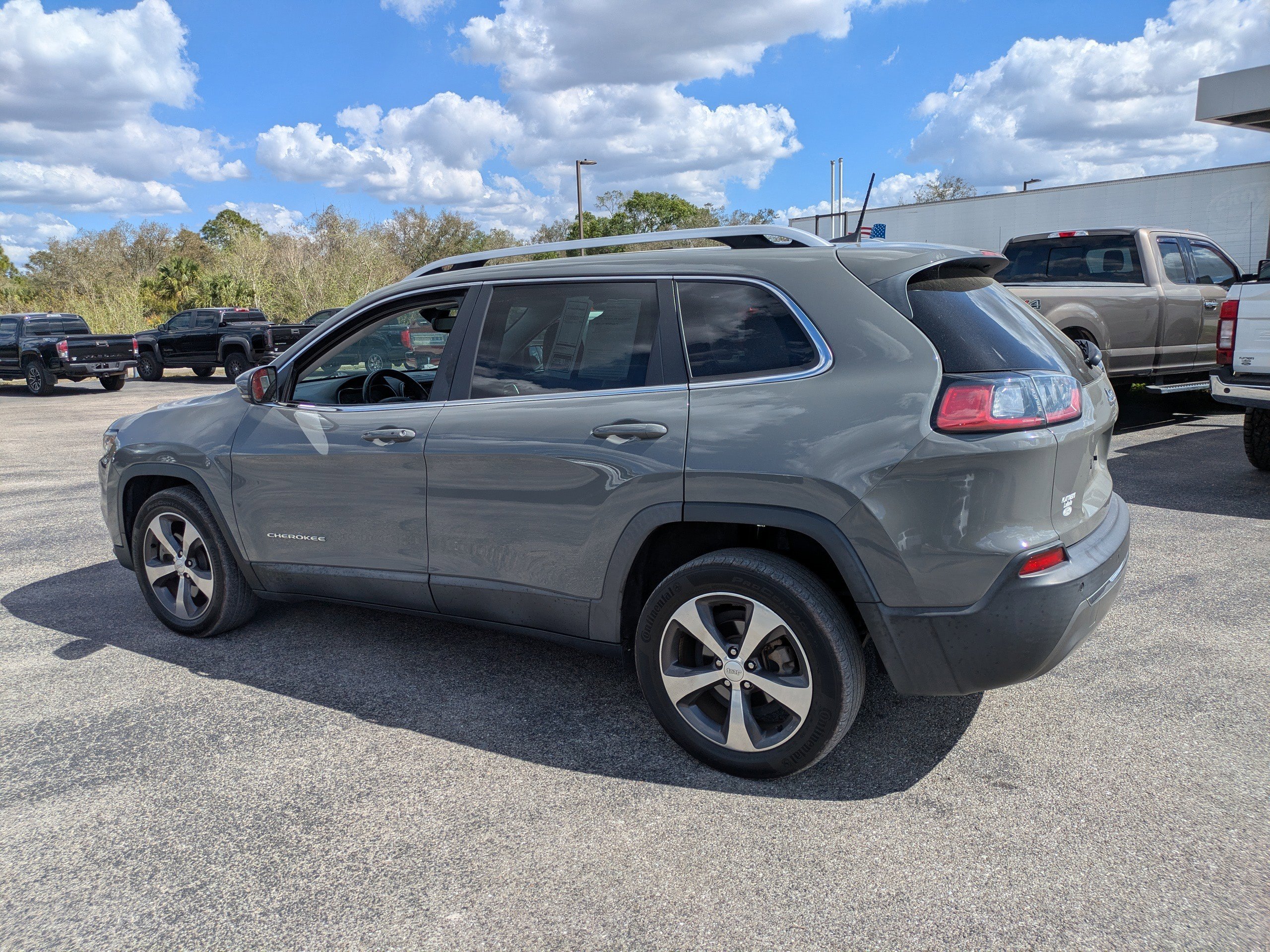 Used 2020 Jeep Cherokee Limited image 6