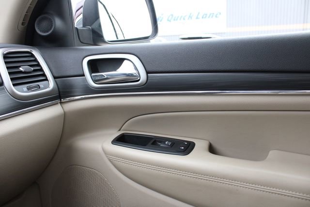 Used 2020 Jeep Grand Cherokee Limited AWD/4WD image 21