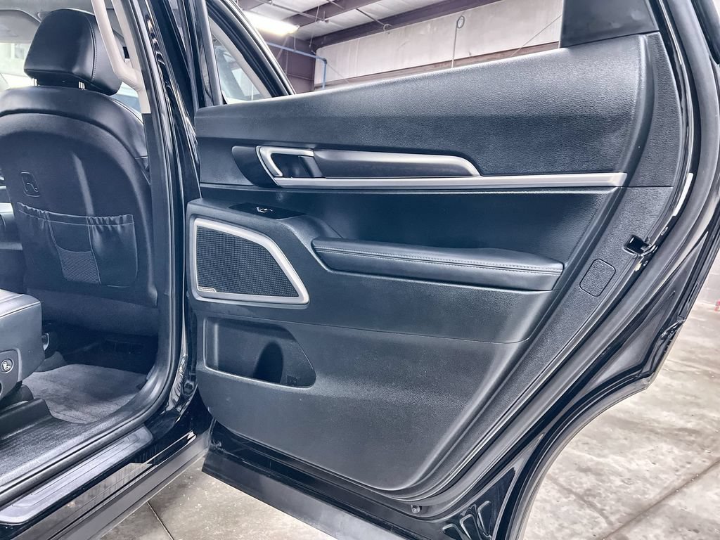 Used 2025 Kia Telluride S FWD image 25