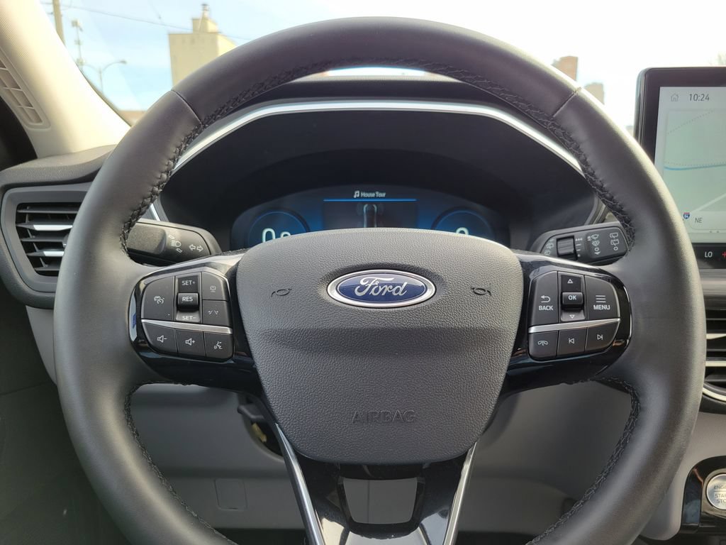 Certified 2023 Ford Escape Platinum AWD/4WD image 10