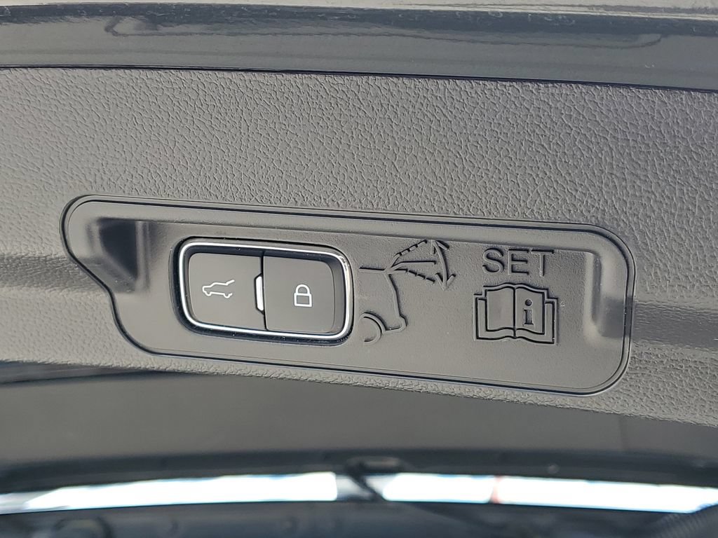 Certified 2023 Ford Explorer XLT w/ Equipment Group 202A AWD/4WD image 11