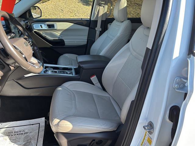 Certified 2021 Ford Explorer Platinum w/ Equipment Group 601A image 11