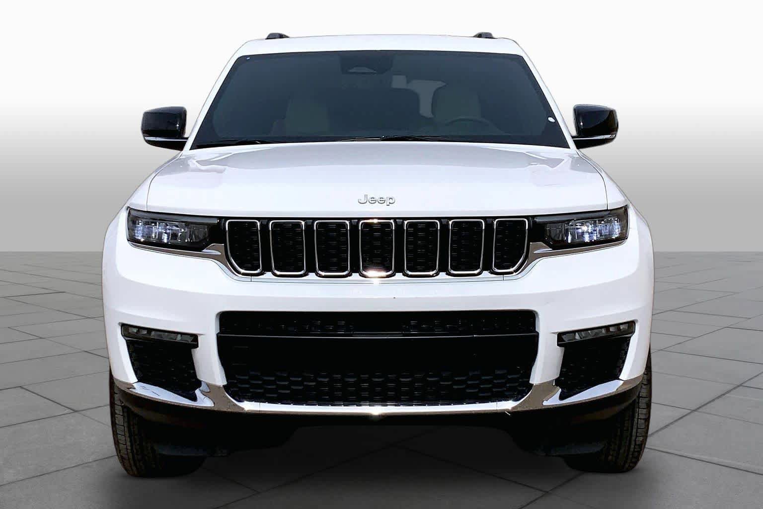 Used 2025 Jeep Grand Cherokee L Limited AWD/4WD image 4