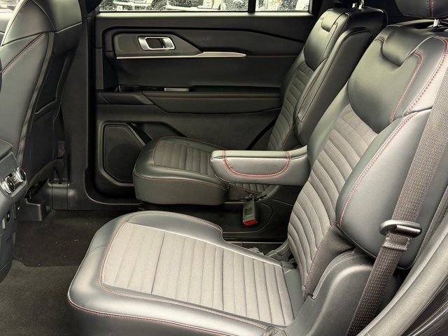 Certified 2025 Ford Explorer ST-Line AWD/4WD image 7