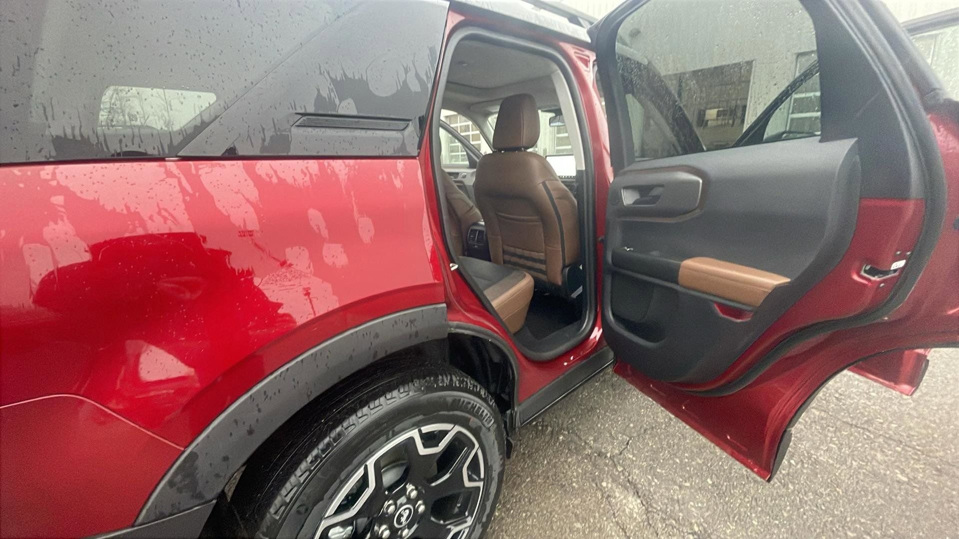 Certified 2025 Ford Bronco Sport Outer Banks w/ Outer Banks Tech Package+ AWD/4WD image 23