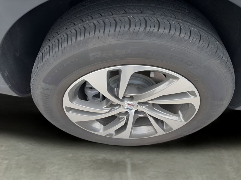 Used 2022 Buick Envision Essence w/ Technology Package I image 11