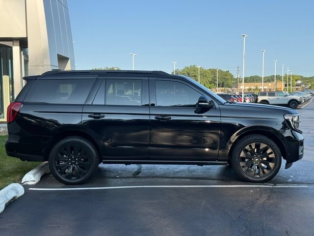 Certified 2025 Ford Expedition Platinum w/ Stealth Appearance Package AWD/4WD image 6
