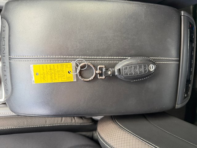 Used 2022 Nissan Pathfinder SL w/ SL Premium Package image 32