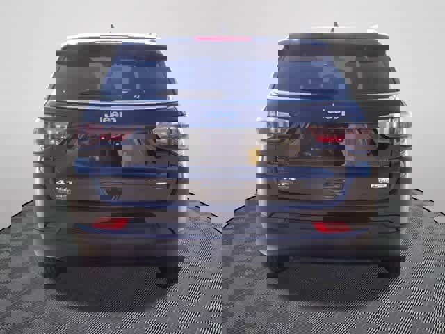 Used 2024 Jeep Compass Latitude image 3