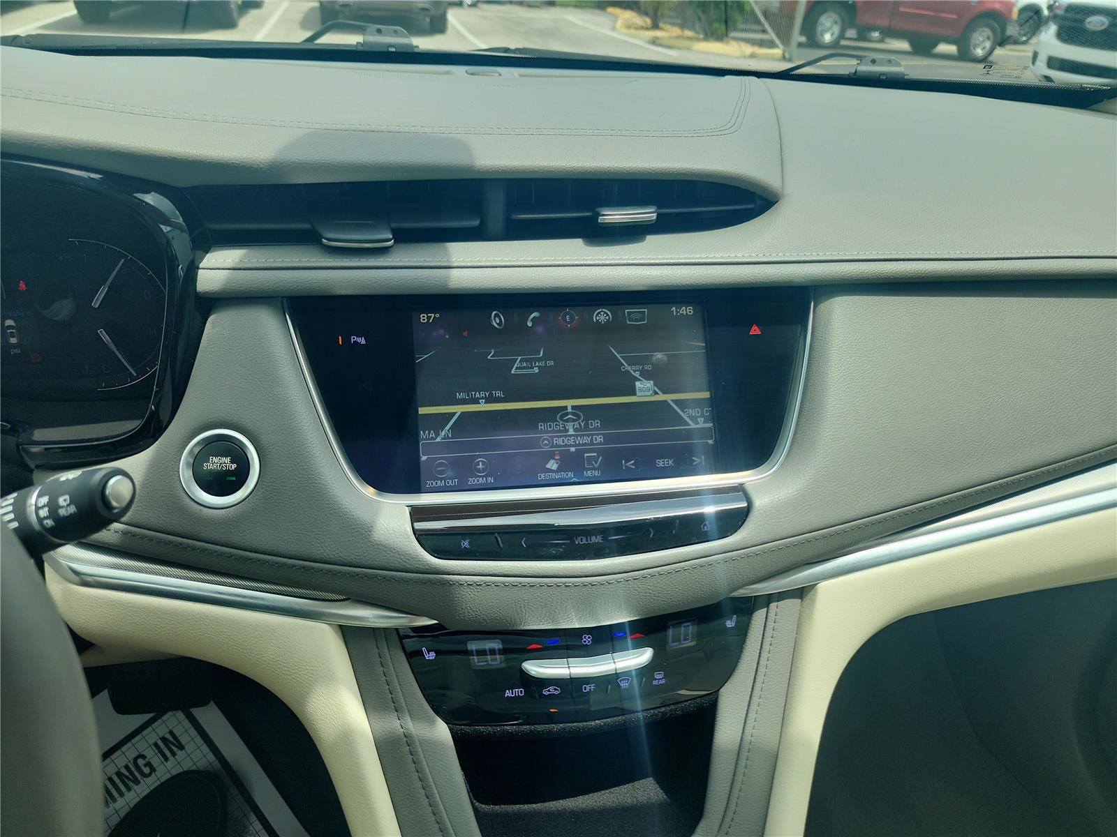 Used 2017 Cadillac XT5 Luxury w/ Driver Awareness Package AWD/4WD image 32