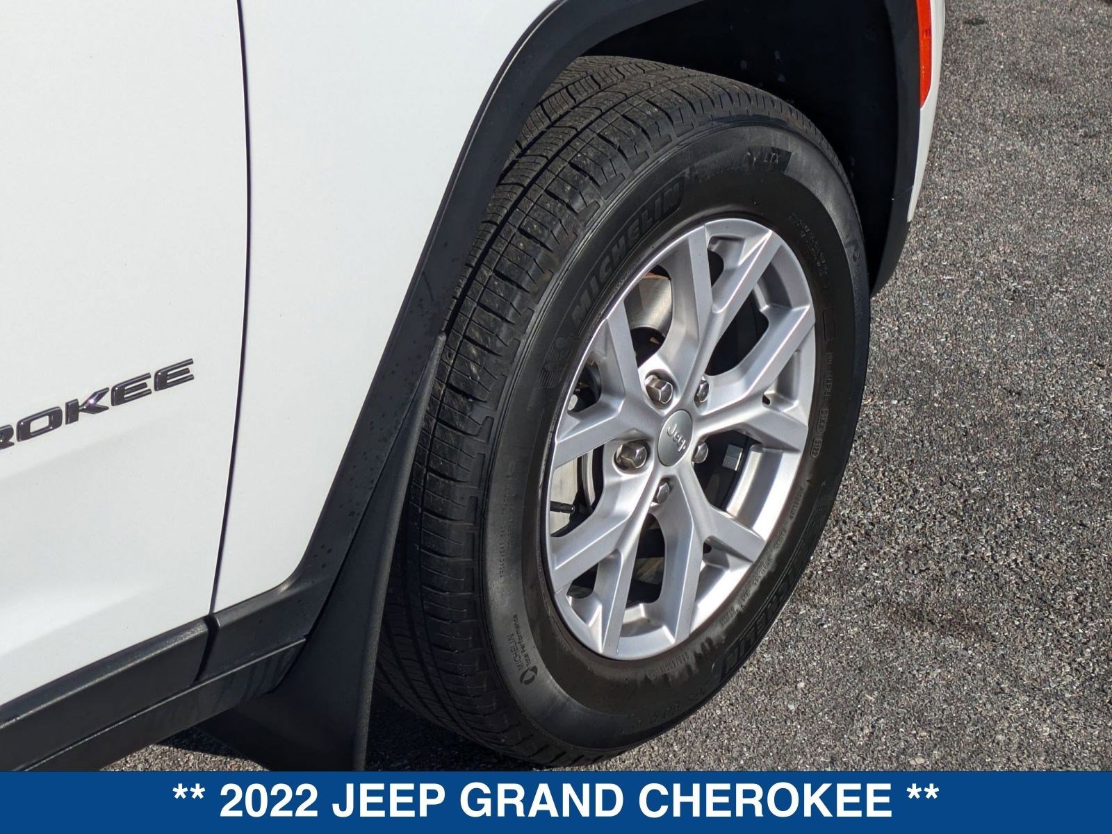 Used 2022 Jeep Grand Cherokee Limited image 11