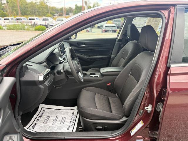 Used 2025 Nissan Altima 2.5 SV FWD image 12
