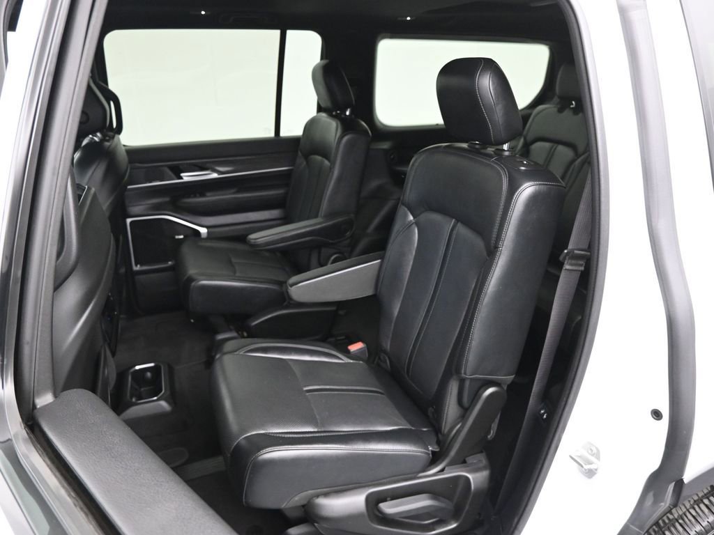 Used 2022 Jeep Wagoneer Series III w/ Premium Group I image 25