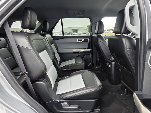Certified 2022 Ford Explorer XLT w/ Equipment Group 202A RWD image 28