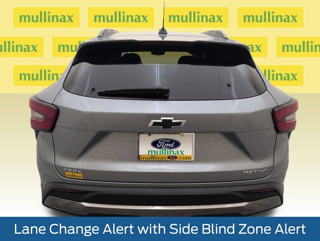 Used 2025 Chevrolet Trax ACTIV w/ Sunroof Package FWD image 30