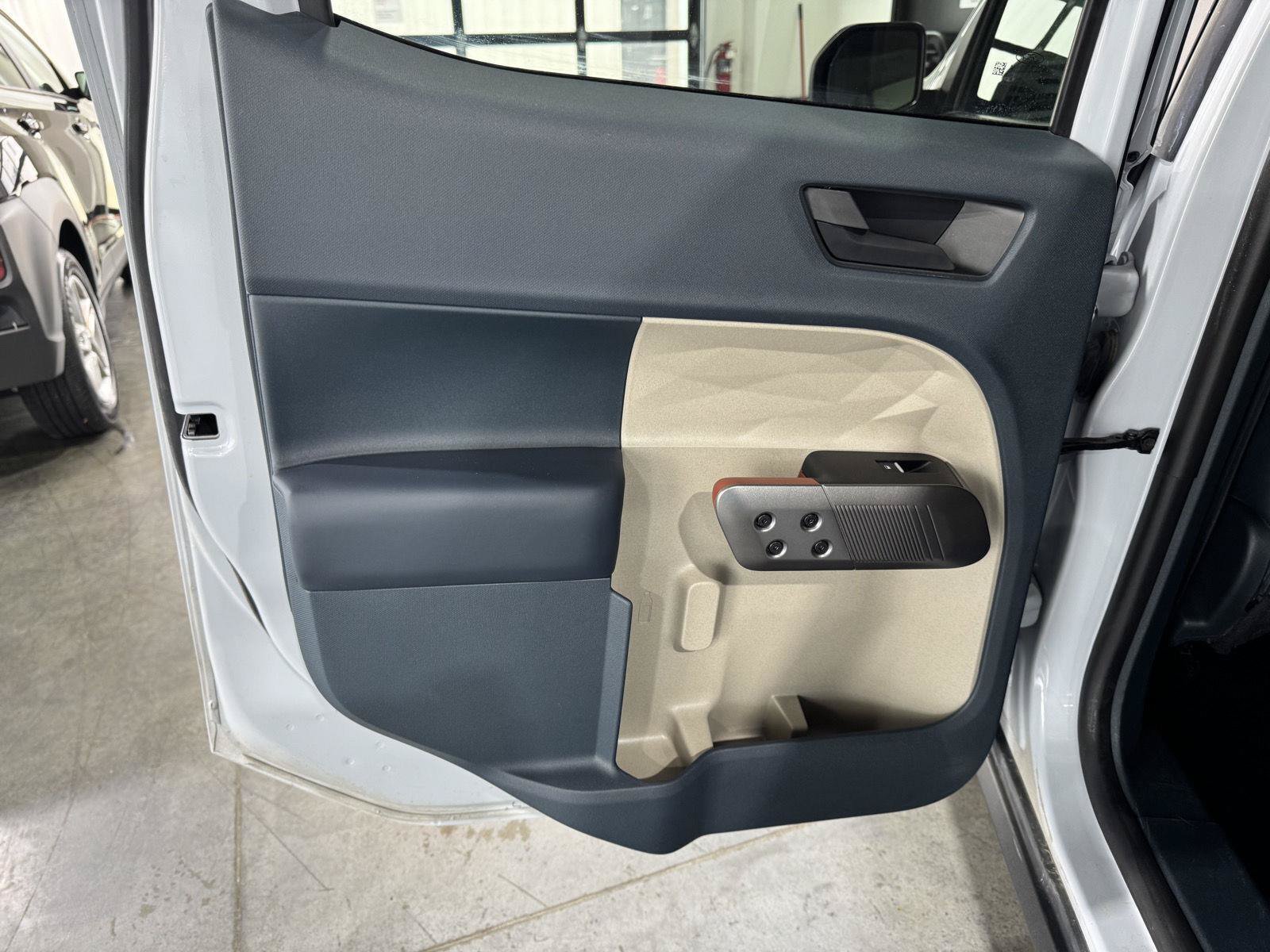 Certified 2025 Ford Maverick Lariat AWD/4WD image 26
