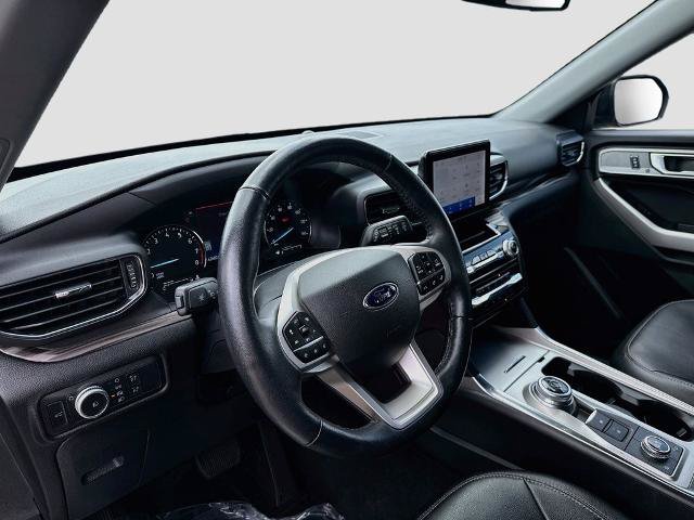 Certified 2022 Ford Explorer Limited AWD/4WD image 9