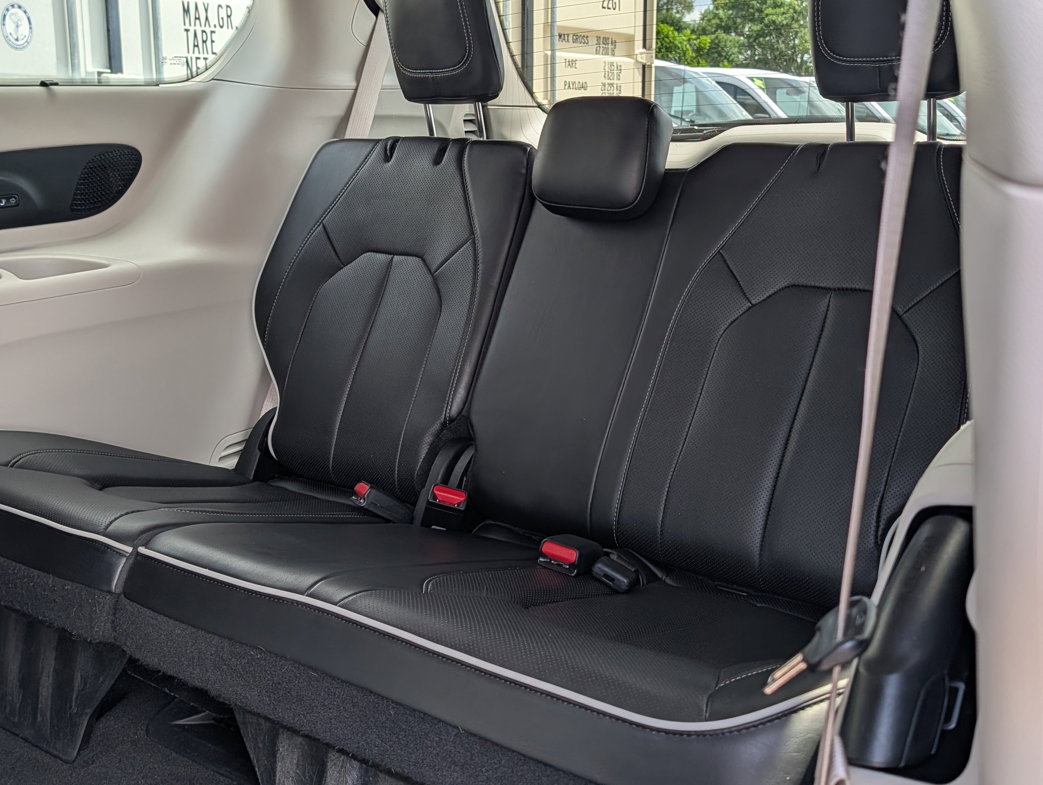 Used 2022 Chrysler Pacifica Limited image 16