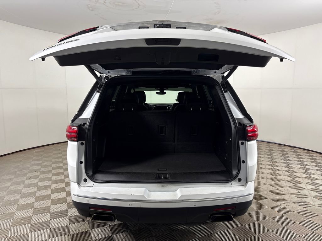 Used 2023 Chevrolet Traverse High Country FWD image 23