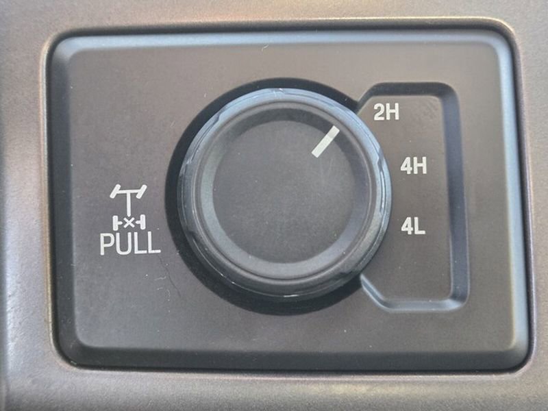 Certified 2017 Ford F150 XLT w/ Equipment Group 302A Luxury image 28