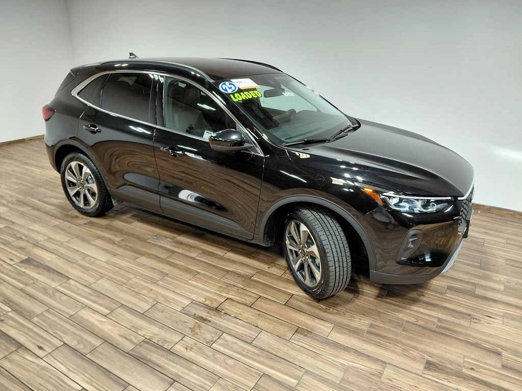 Certified 2025 Ford Escape Platinum AWD/4WD image 17
