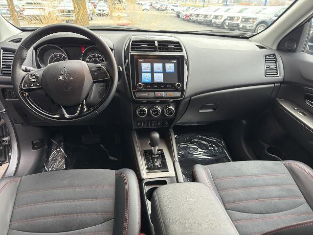 Used 2025 Mitsubishi Outlander Sport AWD image 23