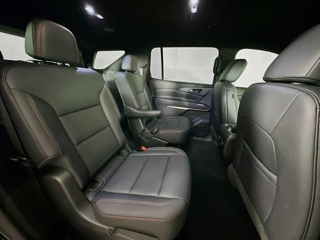 Used 2025 Chevrolet Traverse Z71 AWD/4WD image 31