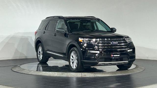 Certified 2023 Ford Explorer XLT w/ Equipment Group 202A AWD/4WD image 2