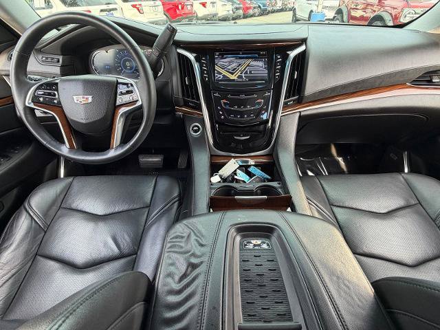Used 2017 Cadillac Escalade Luxury AWD/4WD image 21