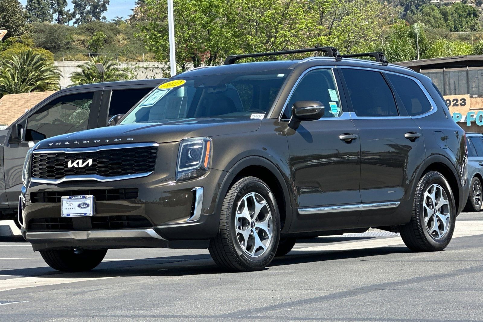 Used 2022 Kia Telluride EX w/ Towing Package FWD image 7
