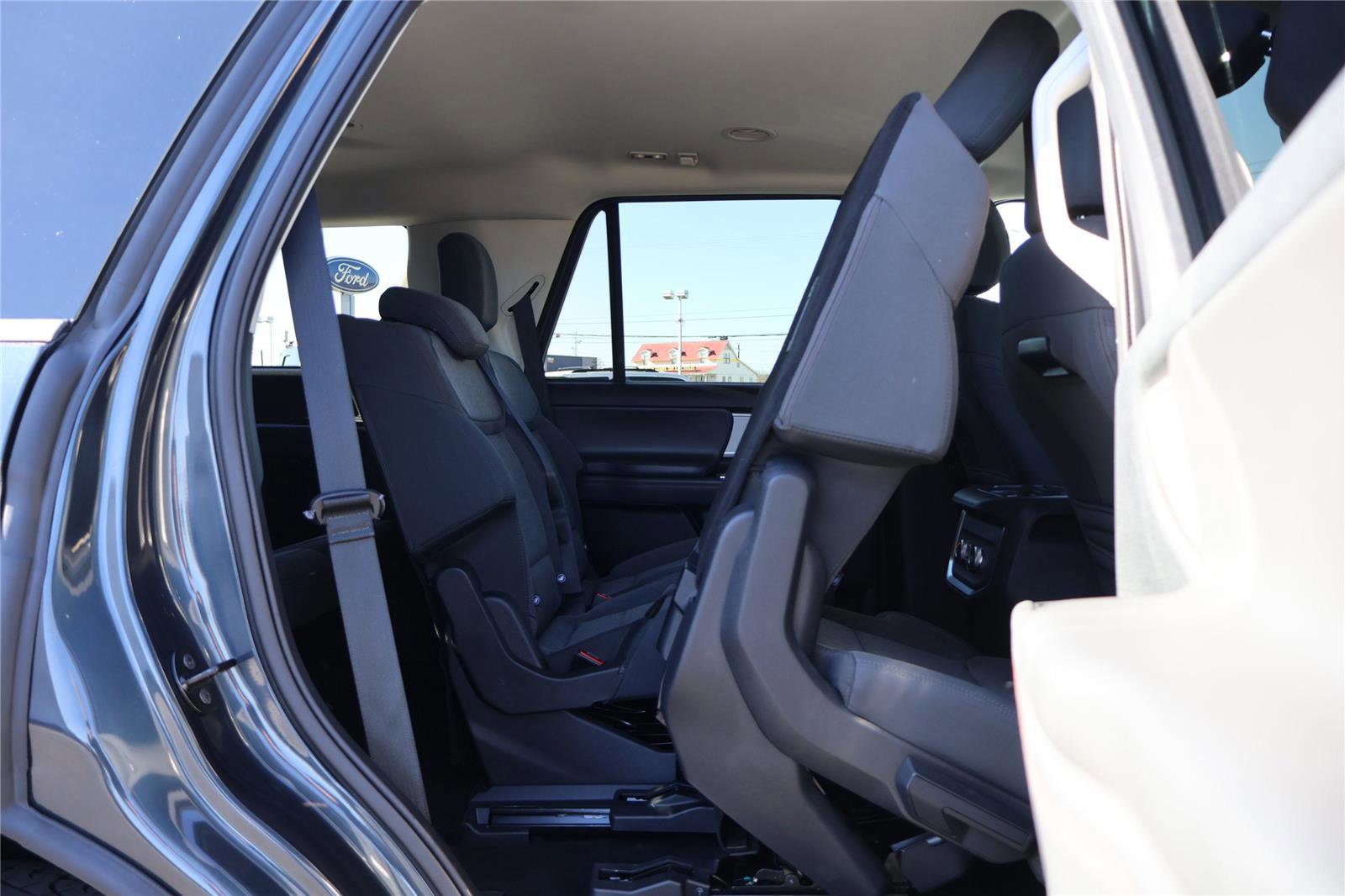 Certified 2025 Ford Expedition Active image 38