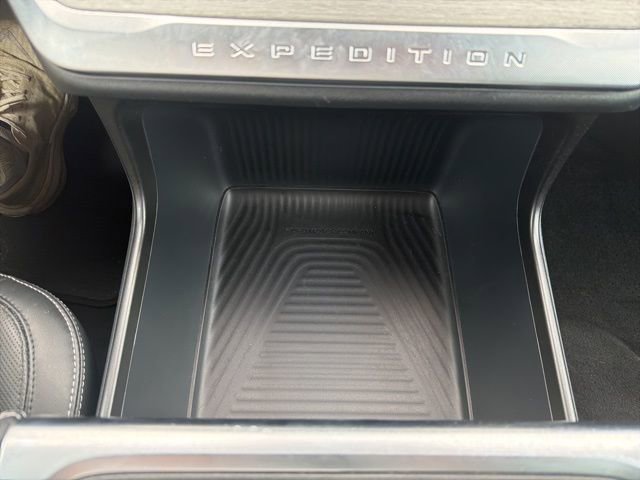 Certified 2025 Ford Expedition Max Platinum w/ Driver's Package image 52