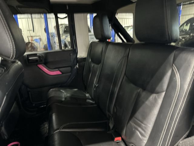 Used 2017 Jeep Wrangler Unlimited Rubicon w/ Connectivity Group AWD/4WD image 31