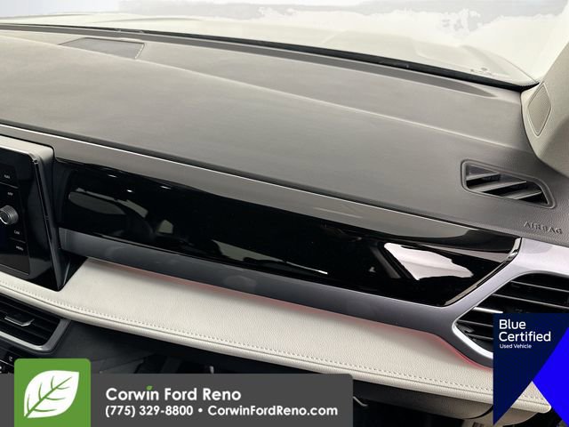 Used 2025 Volkswagen Taos SEL image 32