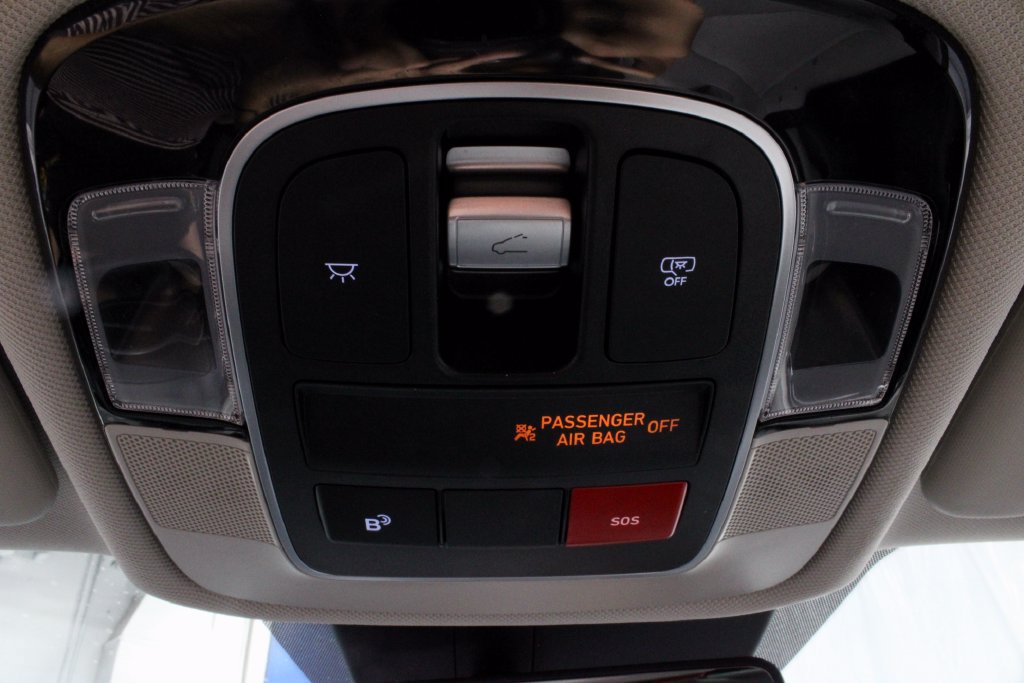 Used 2025 Hyundai Tucson Limited AWD/4WD image 32