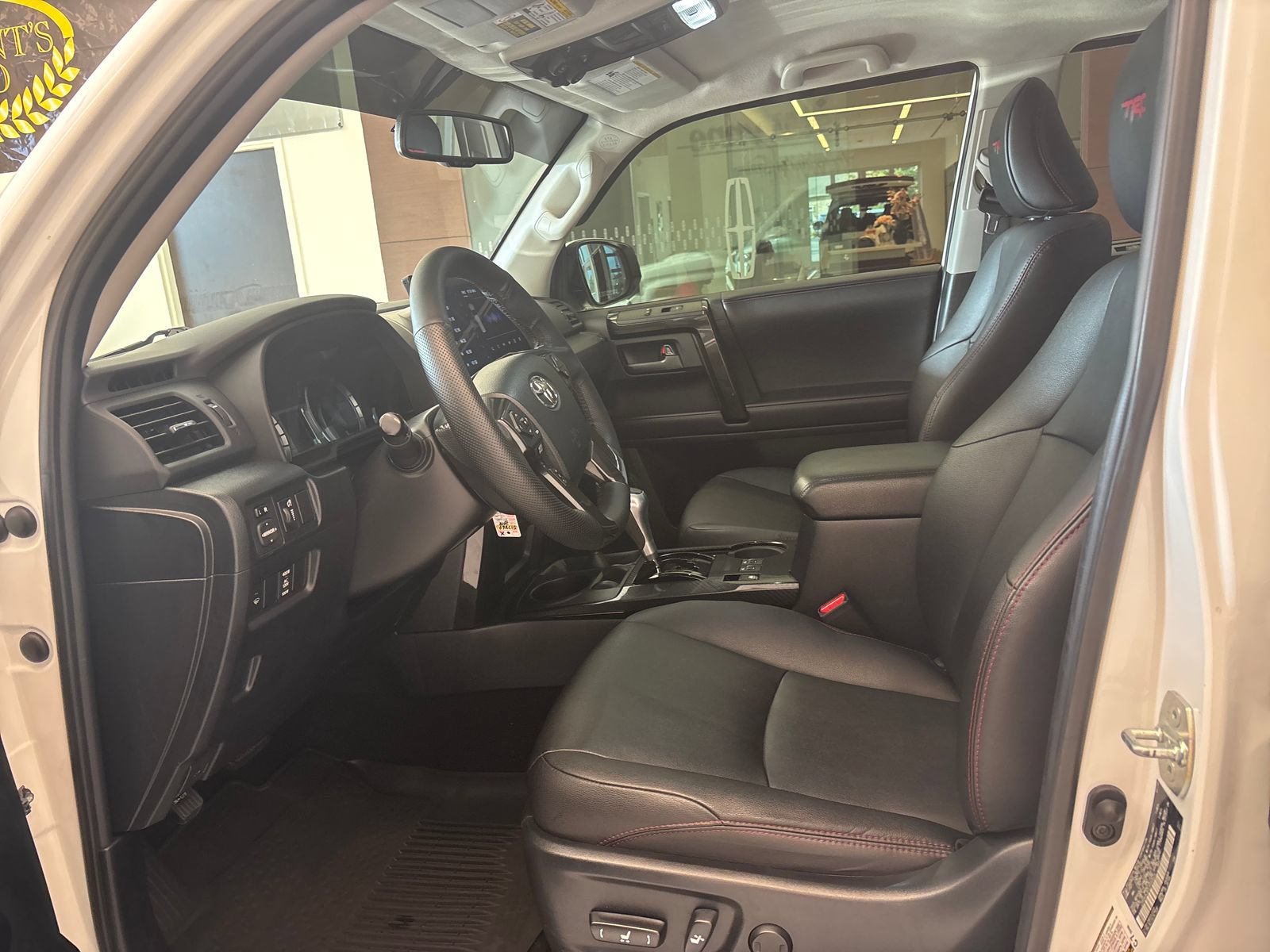 Used 2018 Toyota 4Runner TRD Off-Road Premium AWD/4WD image 12