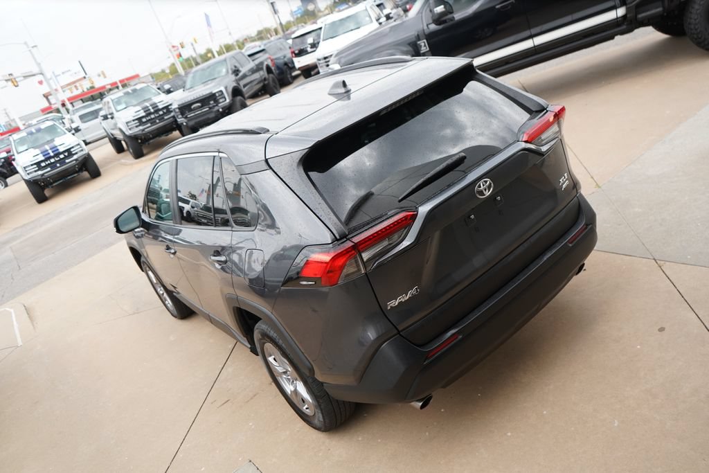 Used 2025 Toyota RAV4 XLE AWD/4WD image 12