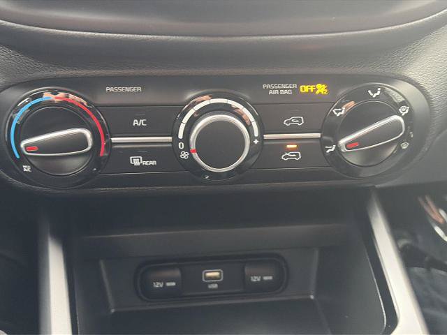 Used 2025 Kia Soul LX w/ LX Technology Package FWD image 37