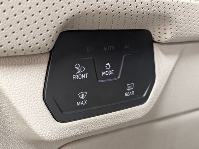 Used 2024 Volkswagen Atlas SEL Premium R-Line AWD/4WD image 9