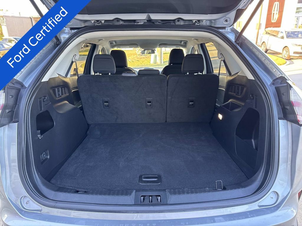 Certified 2024 Ford Edge SE image 10