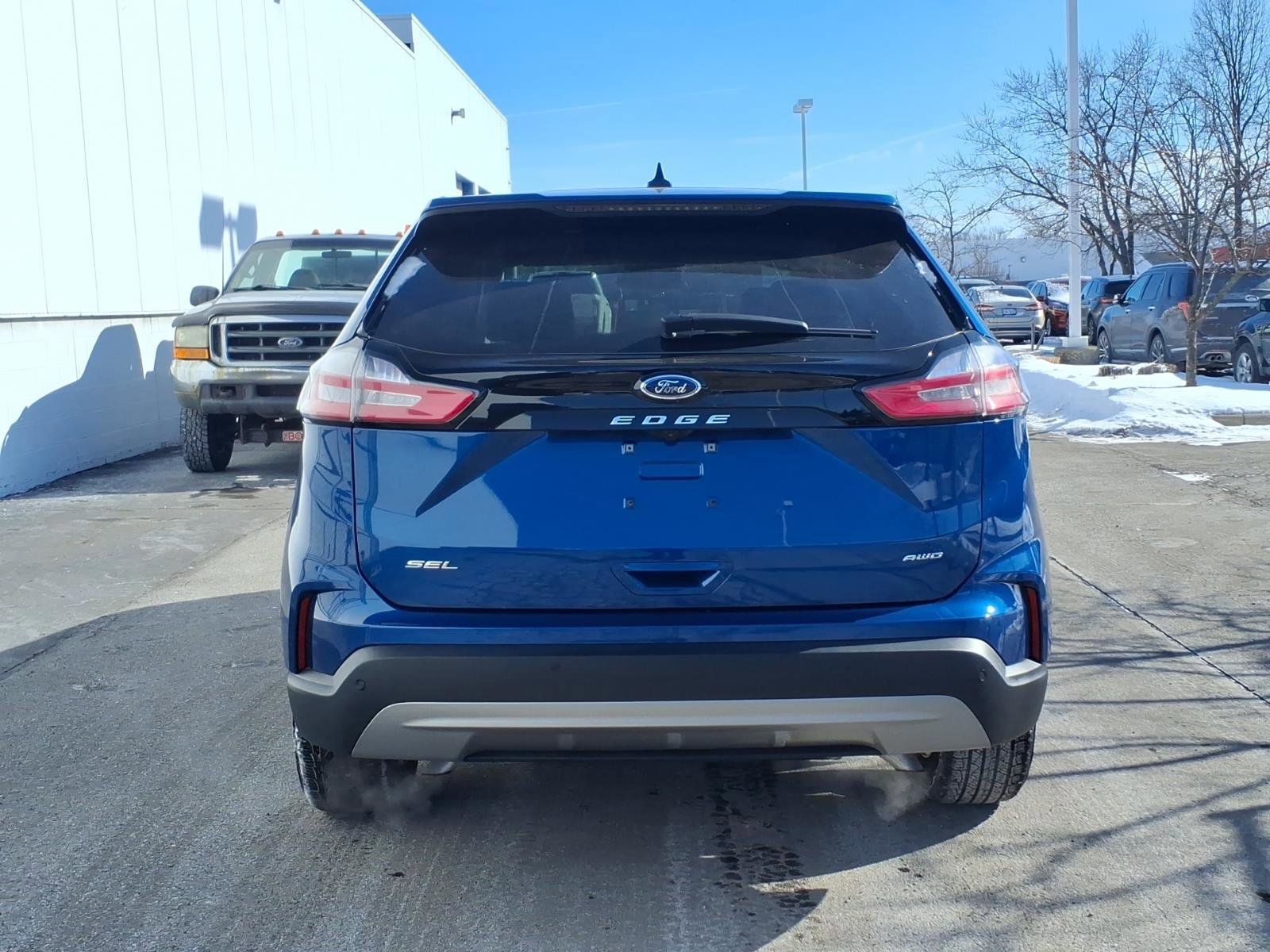 Certified 2024 Ford Edge SEL w/ Convenience Package image 3