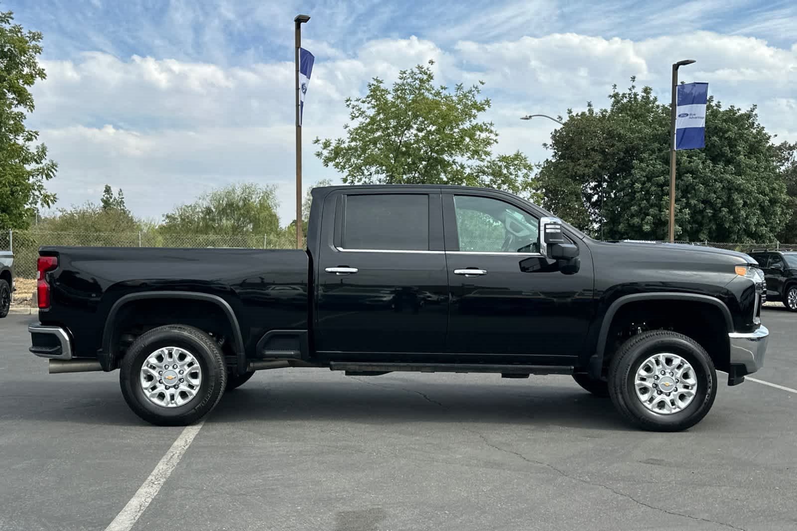 Used 2023 Chevrolet Silverado 2500 LTZ w/ LTZ Convenience Package image 6