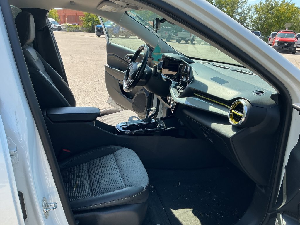 Used 2024 Chevrolet Trax LT w/ Driver Confidence Package FWD image 23