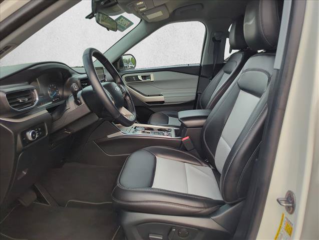 Certified 2023 Ford Explorer XLT w/ Equipment Group 202A AWD/4WD image 15